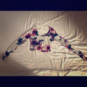 Long sleeve crop top